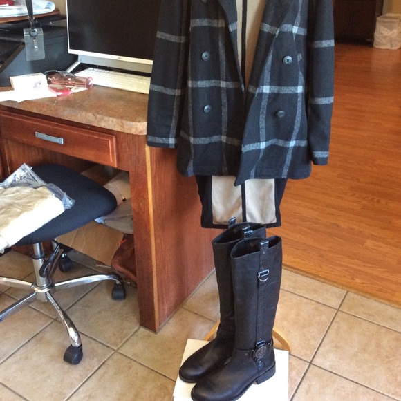 Vince Camuto Shoes - Vince Camuto VC-Fantastic Black Leather Riding Boots Size 9B/39, Pre-owned